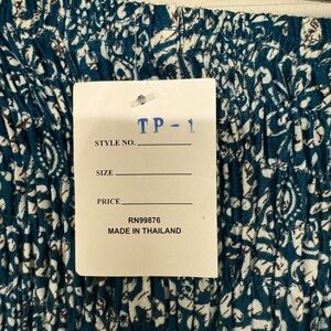 Stretchy women’s pants made in Thailand. NWT